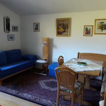 Haus Hauser 254 *